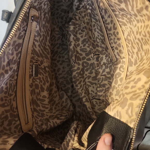 Preloved GUESS Black Quilted Women's Shoulder Bag - Picture 5 of 6